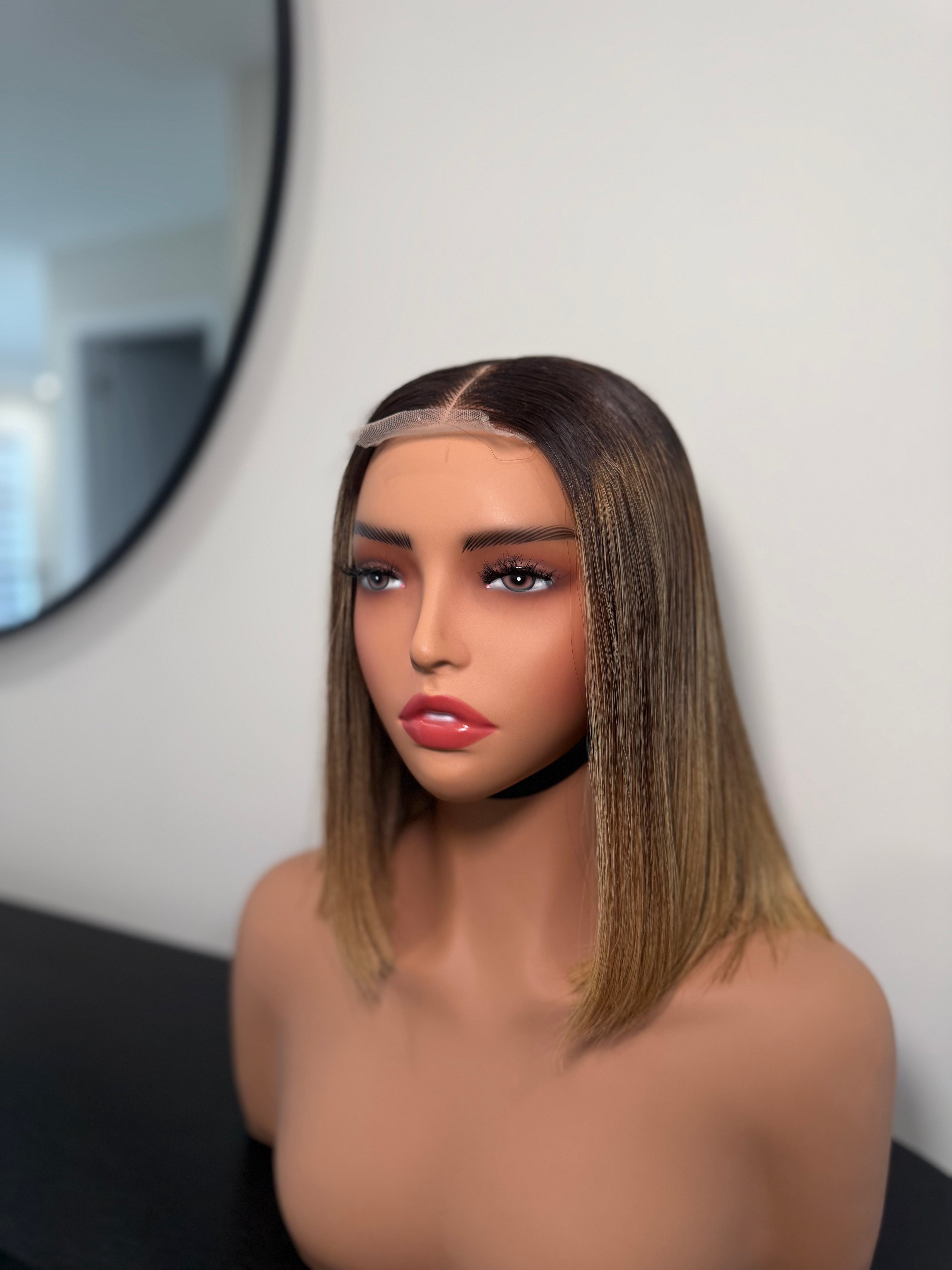 Signature 10’ blonde bob unit