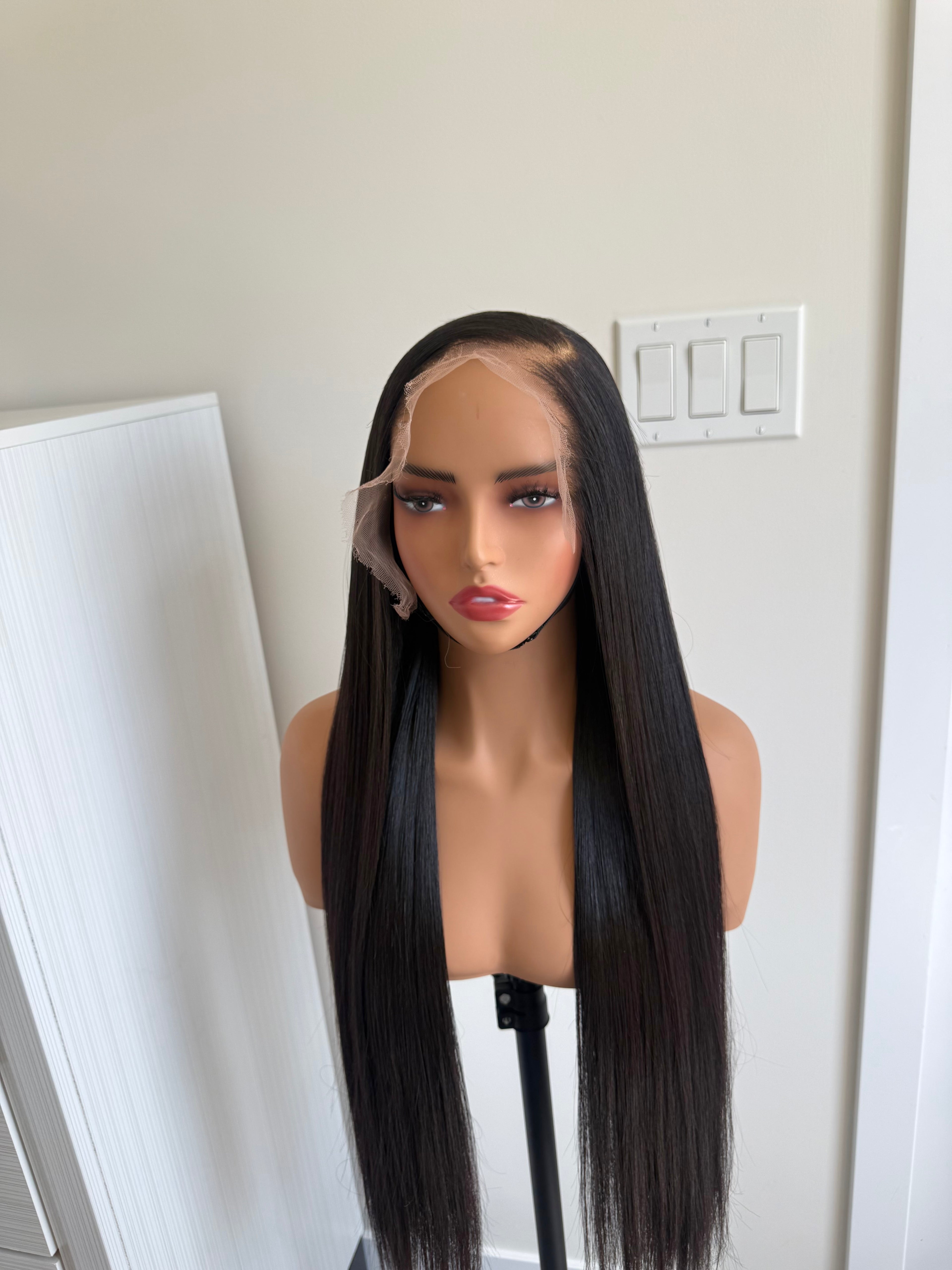 26’ 400g 13 x 6 (HD) Silky straight frontal unit